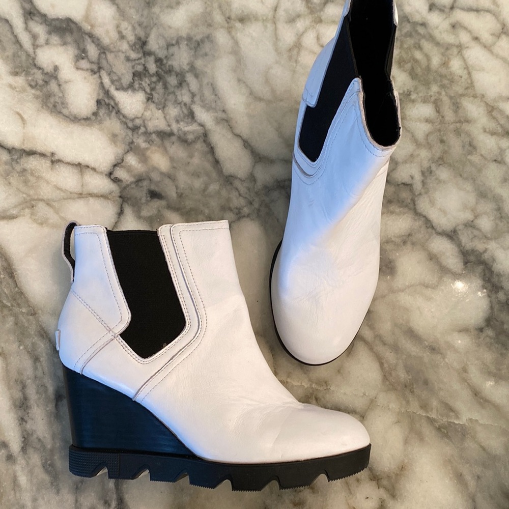 White Sorel Chelsea Boot Wedge Heel Lug Bottom Sz9